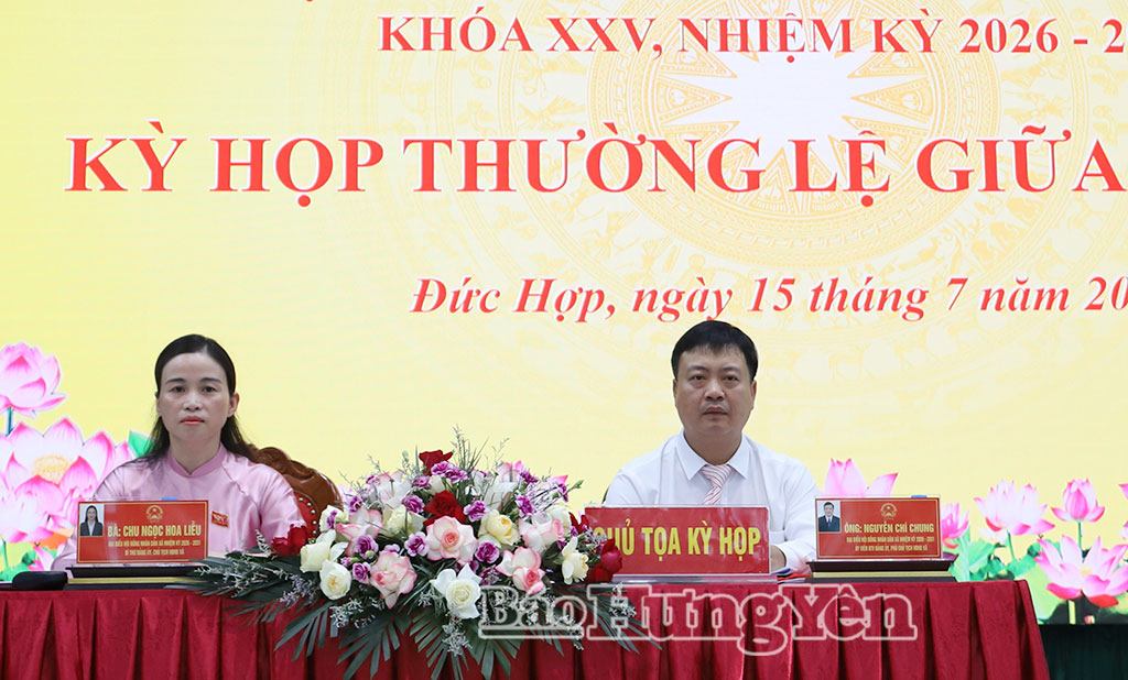 Chủ tọa kỳ họp.