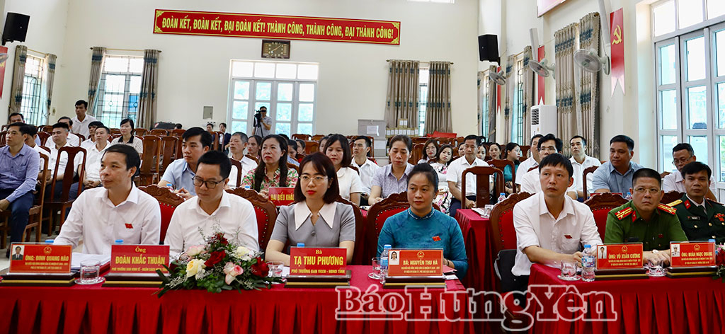 Các đại biểu dự kỳ họp.