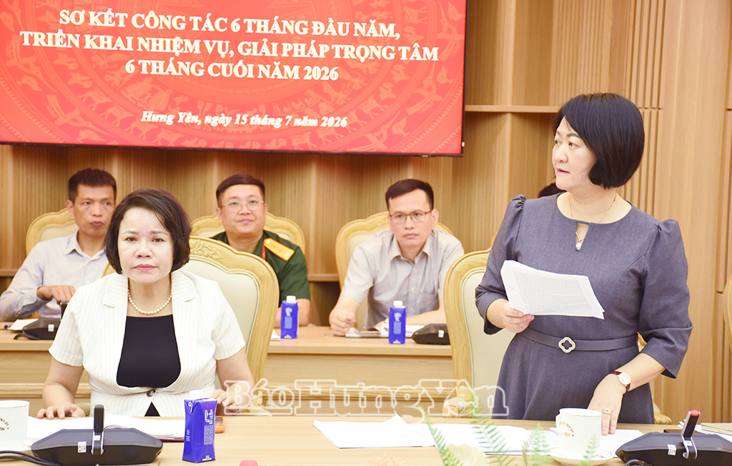 Các đại biểu phát biểu ý kiến tại hội nghị.