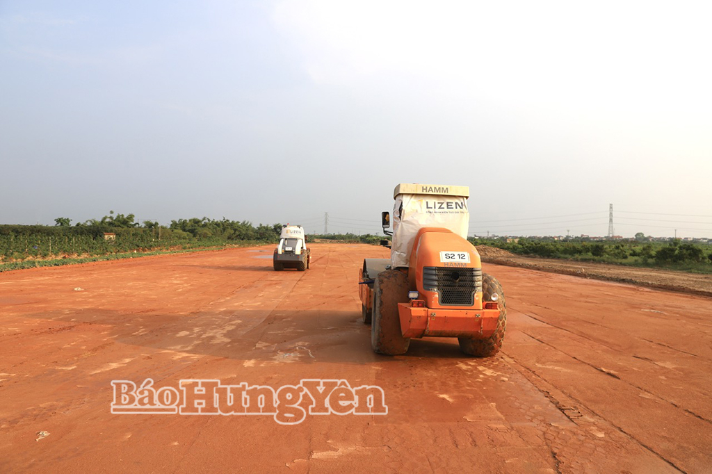 Tăng tốc triển khai dự án xây dựng tuyến đường kết nối di sản văn hóa, du lịch và phát triển kinh tế dọc sông Hồng.