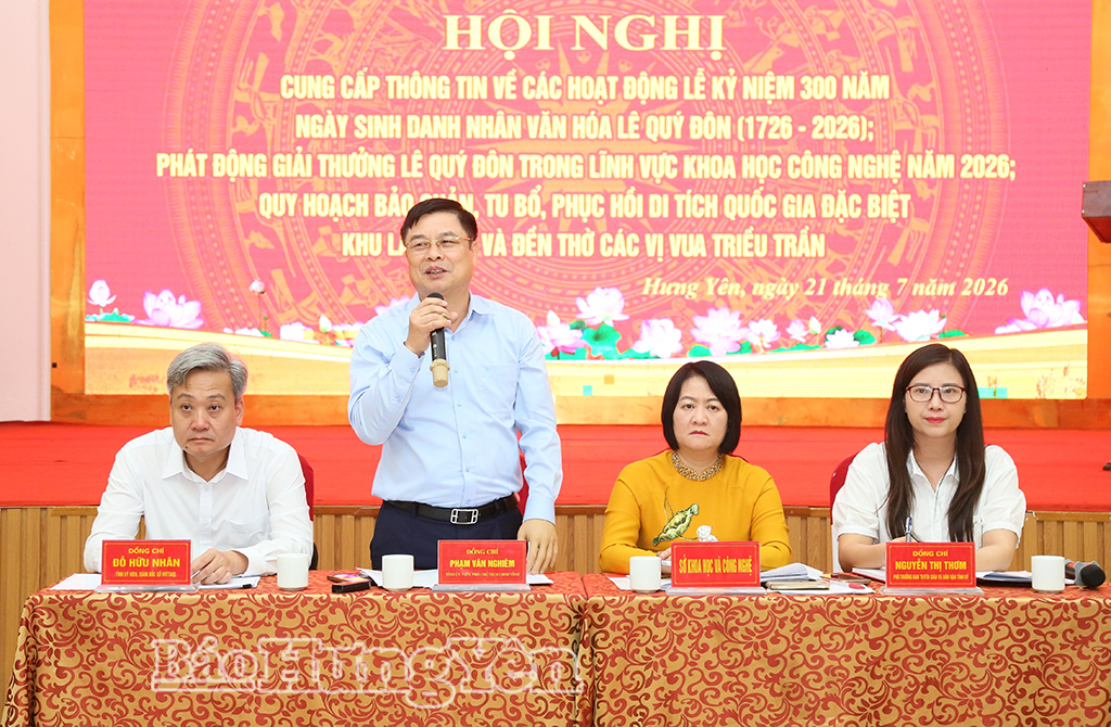 Đồng chí Phạm Văn Nghiêm, Phó Chủ tịch UBND tỉnh phát biểu tại hội nghị.
