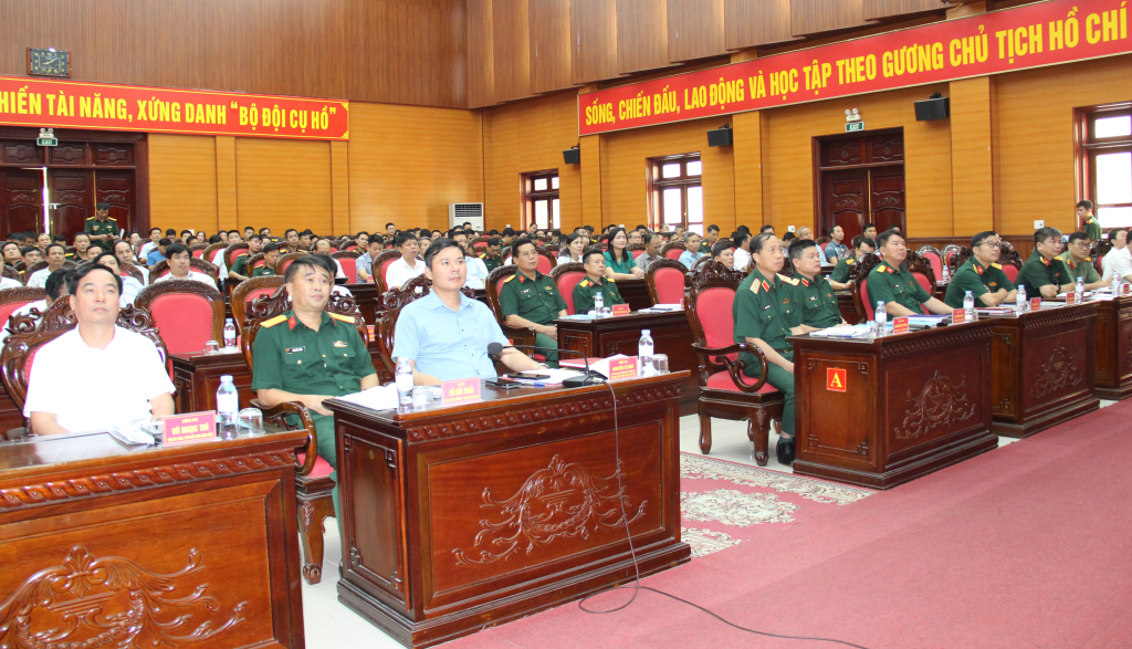 Các đại biểu dự hội nghị.