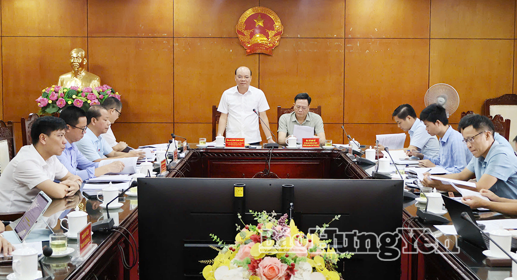 Đồng chí Đặng Thanh Giang, Ủy viên Ban Thường vụ Tỉnh ủy, Phó Chủ tịch HĐND tỉnh phát biểu tại buổi giám sát.