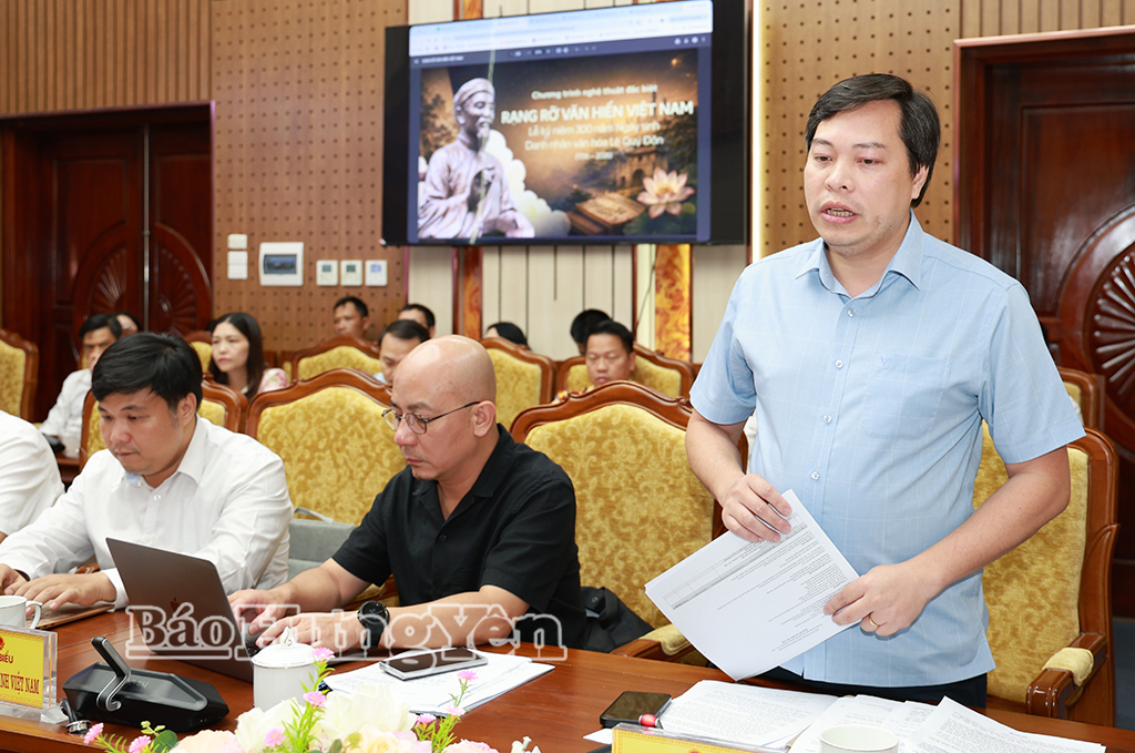 Đại diện Ban Tuyên giáo và Dân vận Trung ương phát biểu tại cuộc họp.