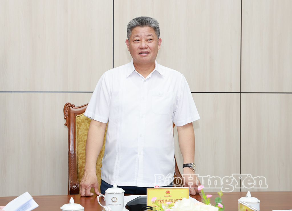 Đồng chí Nguyễn Mạnh Quyền, Phó Bí thư Tỉnh ủy, Chủ tịch UBND tỉnh, Trưởng ban Tổ chức các hoạt động kỷ niệm 300 năm Ngày sinh Danh nhân văn hóa Lê Quý Đôn  phát biểu tại cuộc họp.