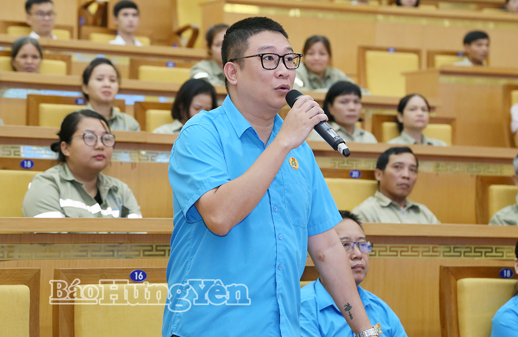 Đại diện đoàn viên, công nhân, viên chức, người lao động phát biểu tại hội nghị.