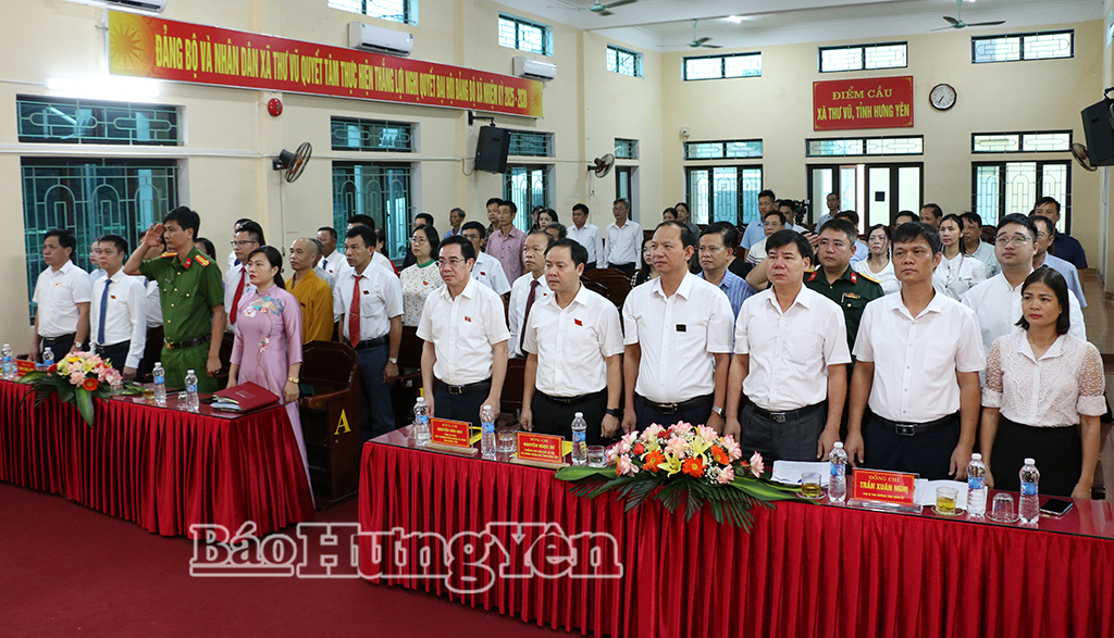 Các đại biểu dự kỳ họp.
