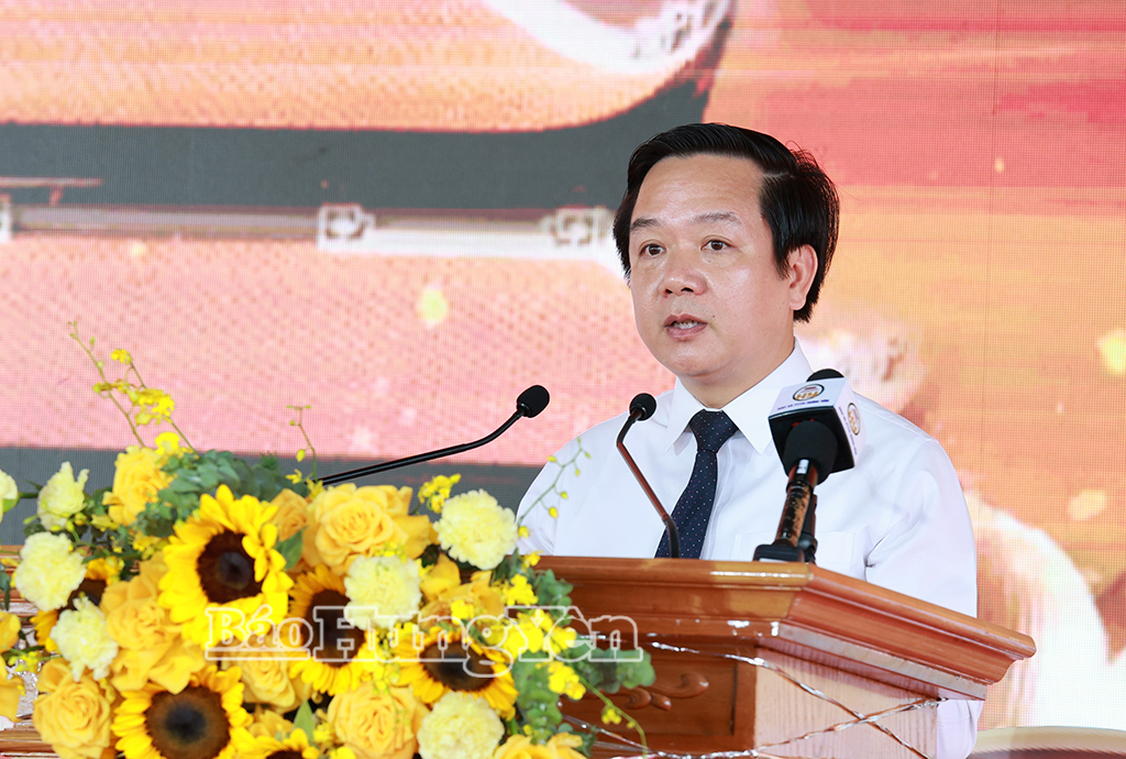 Đồng chí Phạm Quang Ngọc, Ủy viên Ban Chấp hành Trung ương Đảng, Bí thư Tỉnh ủy phát biểu tại lễ khánh thành.