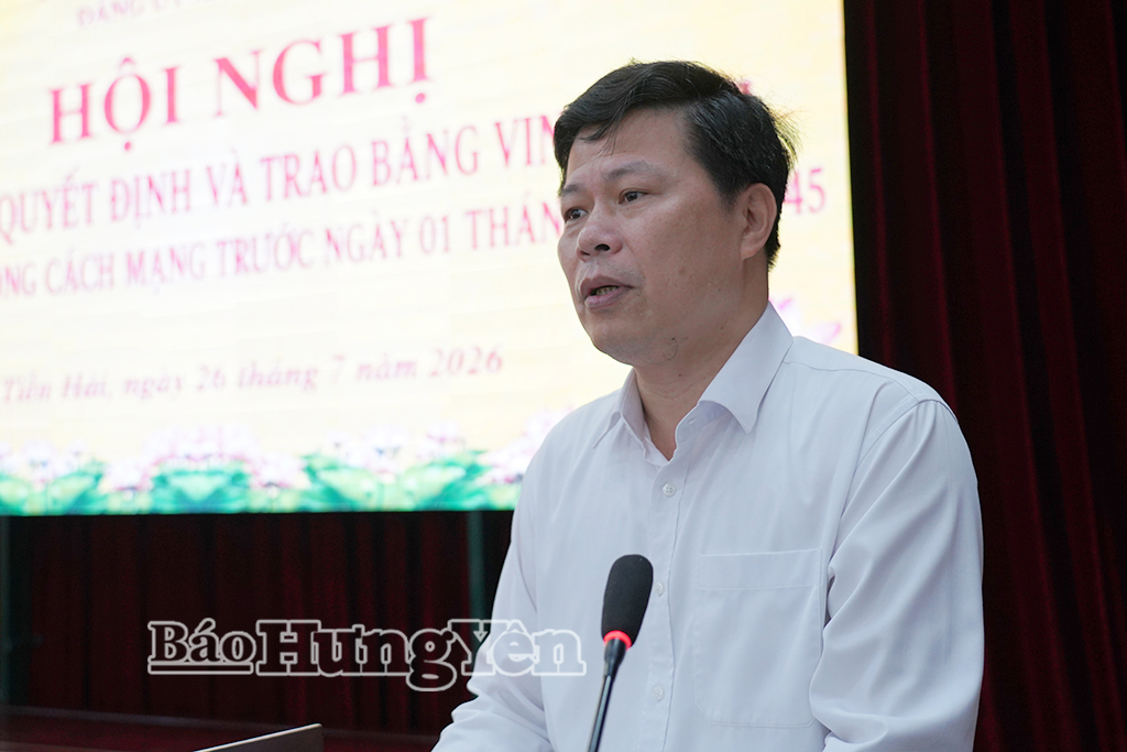 Đồng chí Trần Quốc Toản, Phó Bí thư Thường trực Tỉnh ủy, Chủ tịch Ủy ban MTTQ Việt Nam tỉnh phát biểu tại hội nghị.