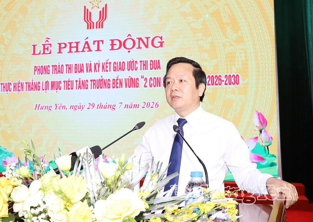 Đồng chí Phạm Quang Ngọc, Ủy viên Ban Chấp hành Trung ương Đảng, Bí thư Tỉnh ủy phát biểu tại lễ phát động.