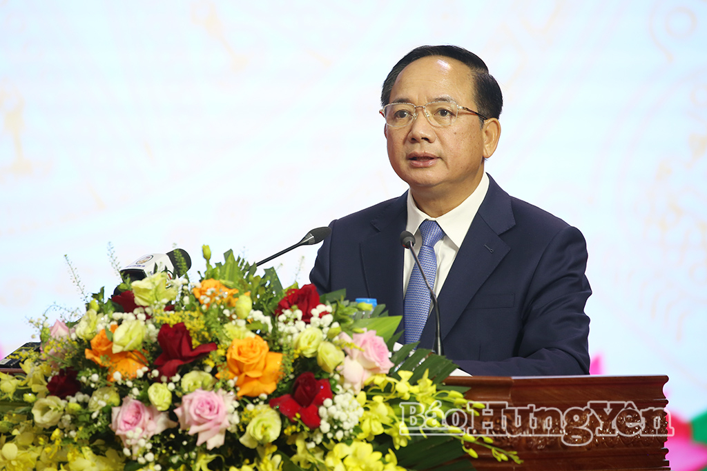 Đồng chí Trịnh Văn Quyết, Ủy viên Bộ Chính trị, Bí thư Trung ương Đảng, Trưởng Ban Tuyên giáo và Dân vận Trung ương phát biểu khai mạc và chỉ đạo Hội thảo.