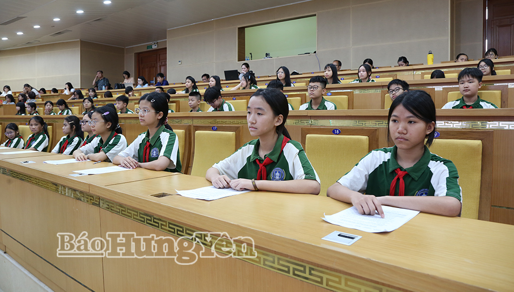 Các đại biểu dự Hội thảo.