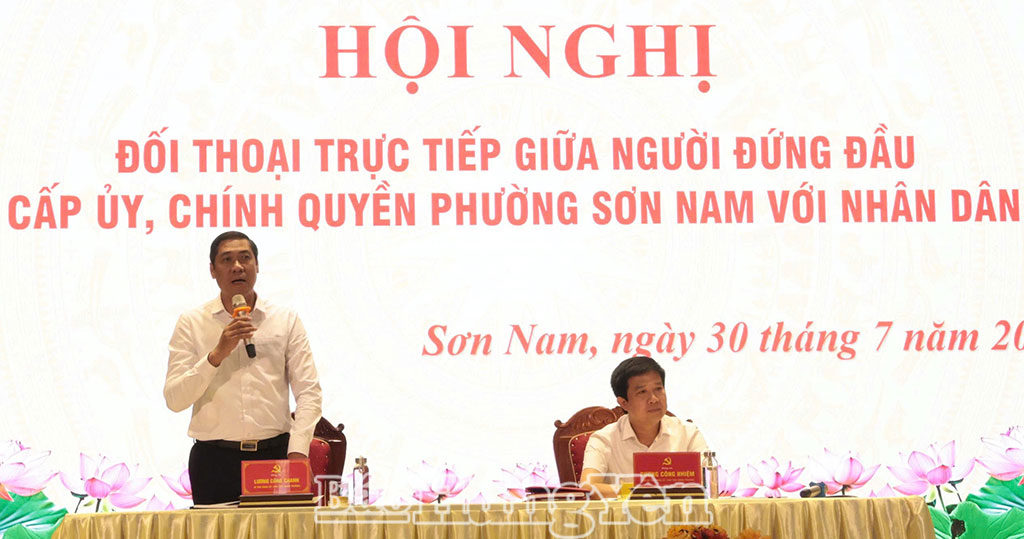 Lãnh đạo phường Sơn Nam tiếp thu, trả lời các ý kiến của người dân.