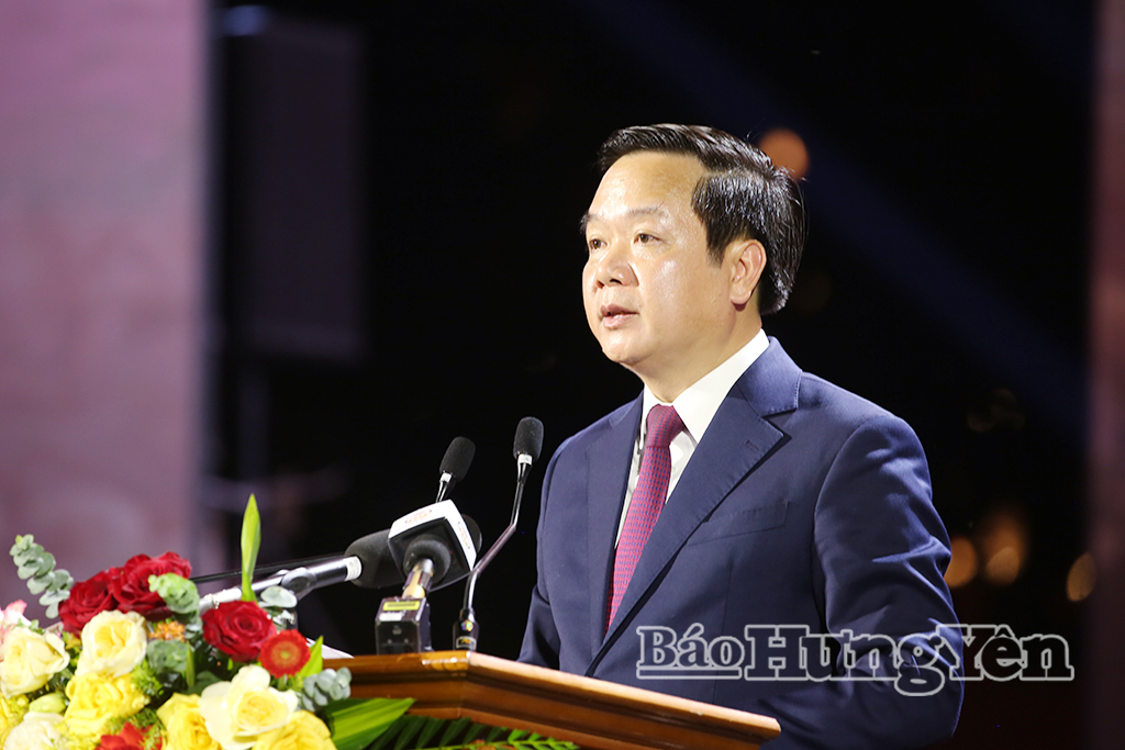 Đồng chí Phạm Quang Ngọc, Ủy viên Ban Chấp hành Trung ương Đảng, Bí thư Tỉnh ủy Hưng Yên phát biểu tại lễ kỷ niệm. (Ảnh Trịnh Cường)