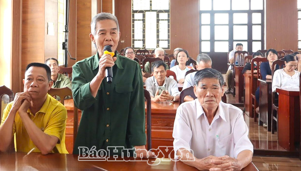 Người dân xã Tống Trân phản ánh, kiến nghị về những vấn đề quan tâm tại cơ sở với người đứng đầu cấp ủy, chính quyền xã.
