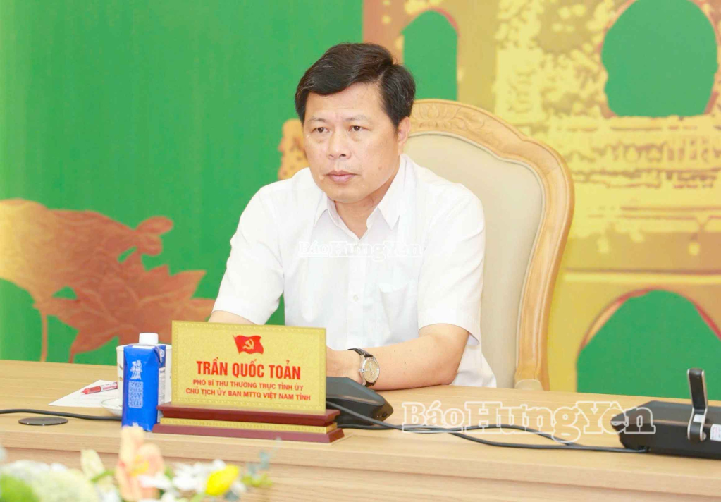 Đồng chí Trần Quốc Toản, Phó Bí thư Thường trực Tỉnh ủy, Chủ tịch Ủy ban MTTQ Việt Nam tỉnh dự hội nghị tại điểm cầu tỉnh Hưng Yên.
