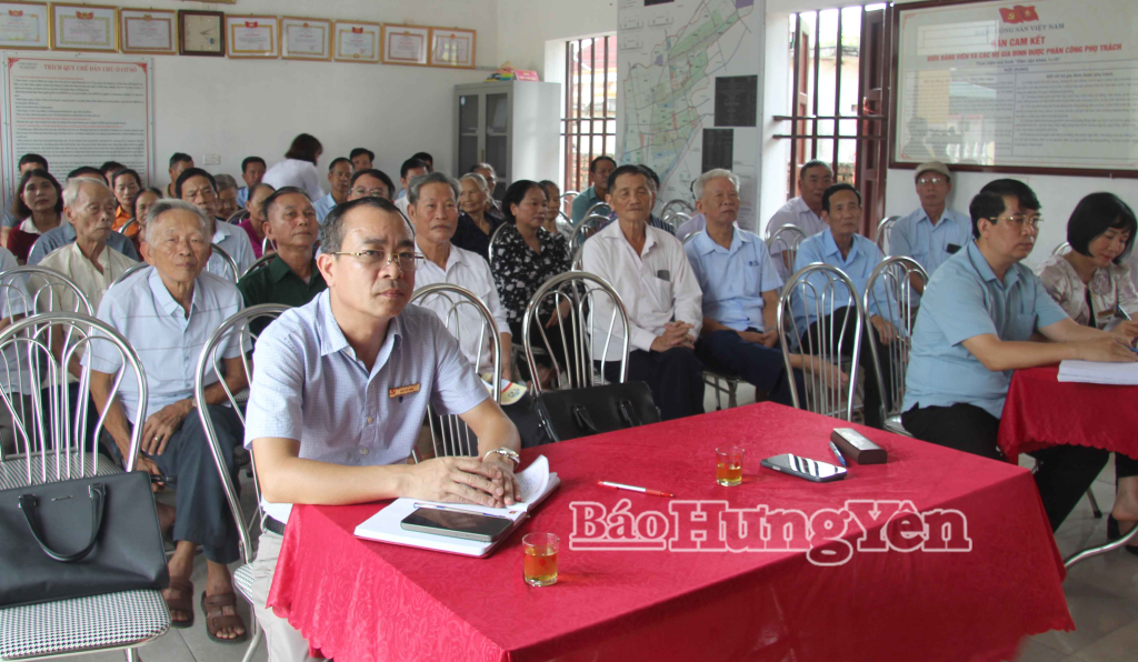 Các đảng viên Chi bộ thôn Kim Thanh, xã Tây Thái Ninh dự sinh hoạt thường kỳ tháng 8.