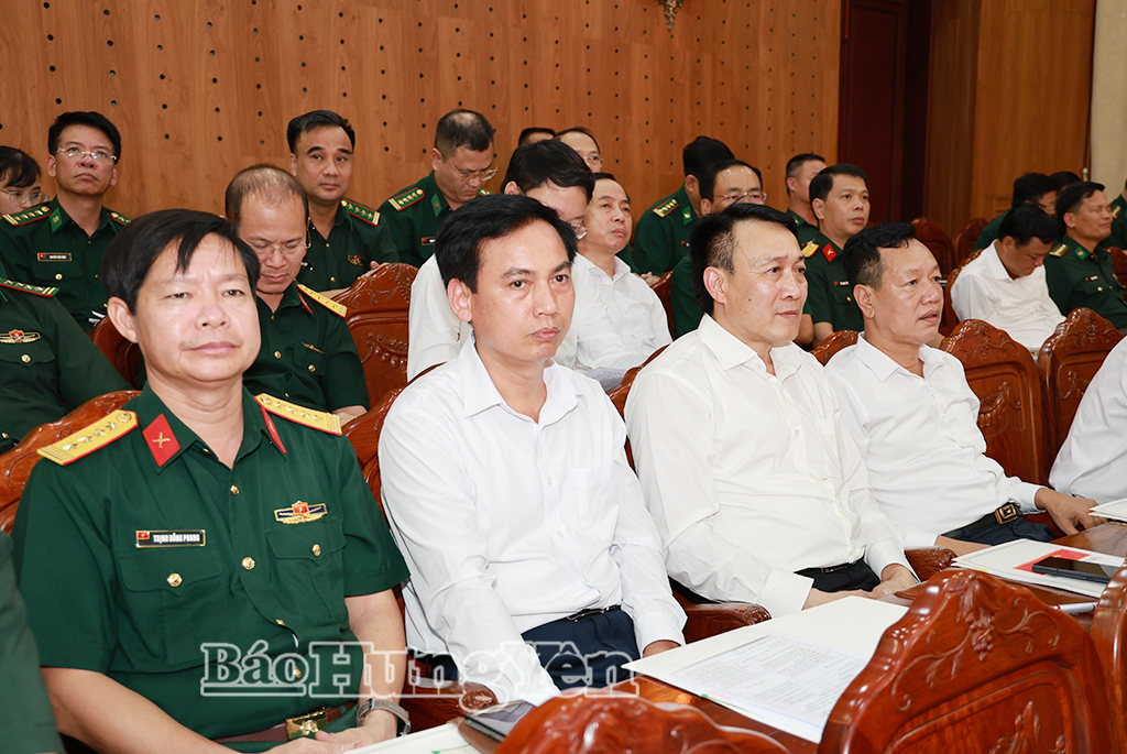 Các đại biểu tỉnh Hưng Yên dự hội nghị. 