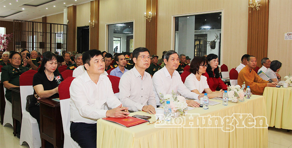 Các đại biểu dự kỷ niệm.