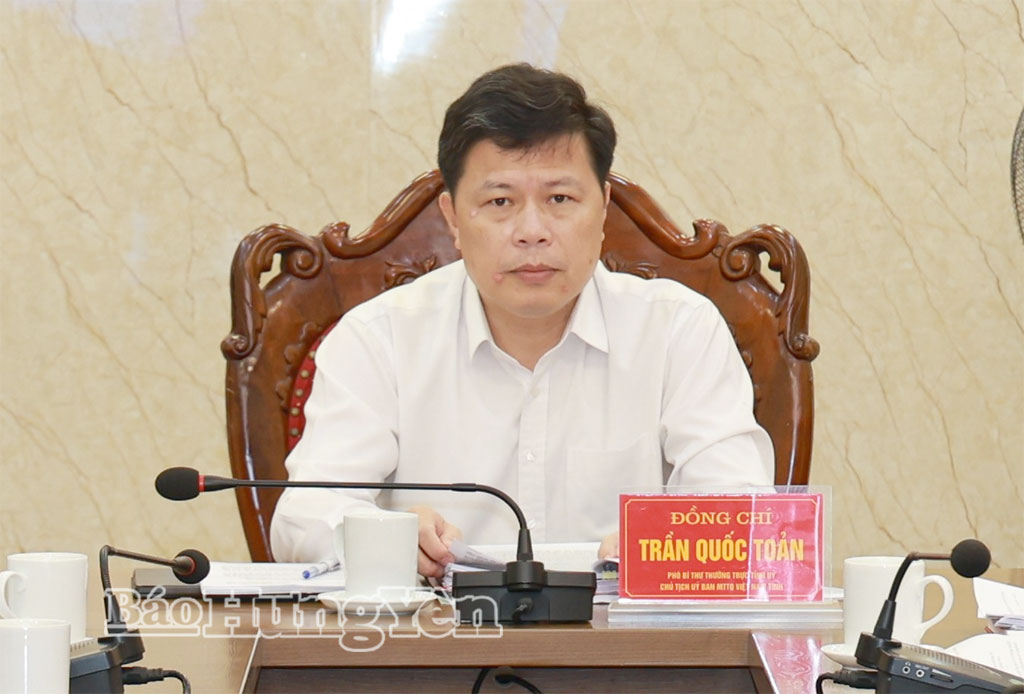 Đồng chí Trần Quốc Toản, Phó Bí thư Thường trực Tỉnh ủy, Chủ tịch Ủy ban MTTQ Việt Nam tỉnh dự hội nghị tại điểm cầu tỉnh Hưng Yên.