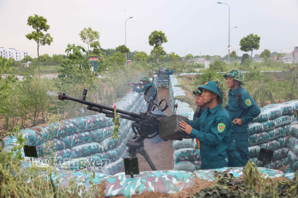 Các lực lượng than gia diễn tập thực binh.