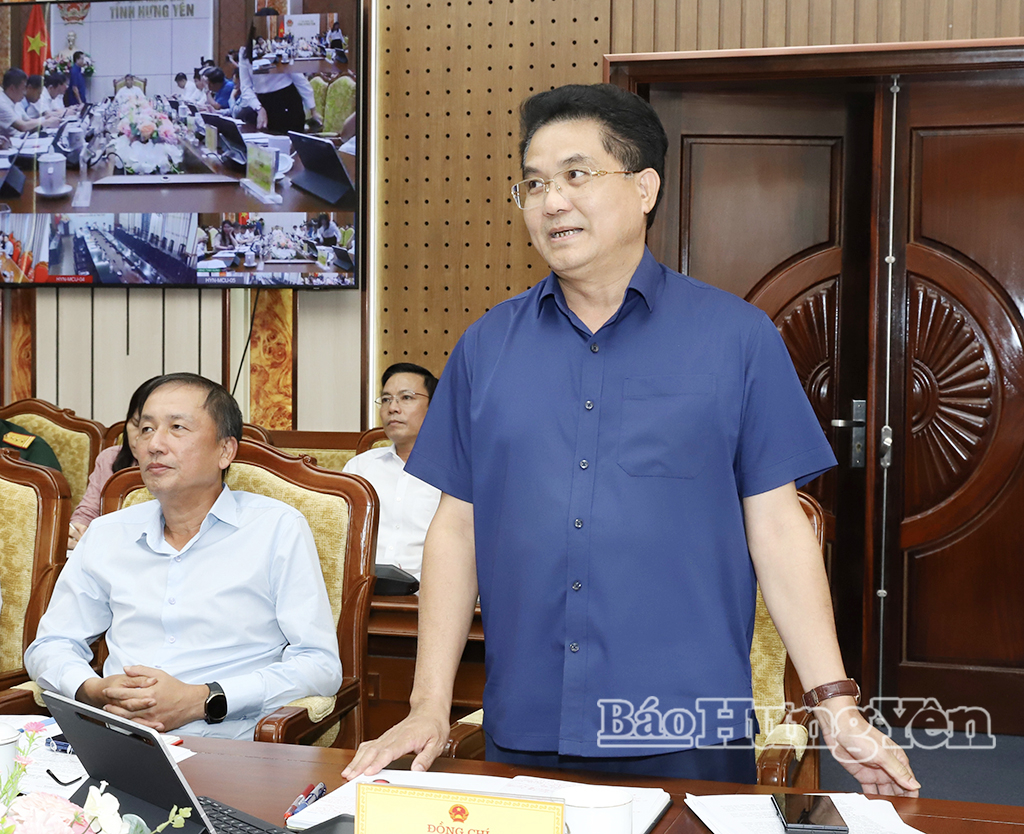 Đồng chí Lê Quang Hòa, Ủy viên Ban Thường vụ Tỉnh ủy, Phó Chủ tịch UBND tỉnh phát biểu tại phiên họp.