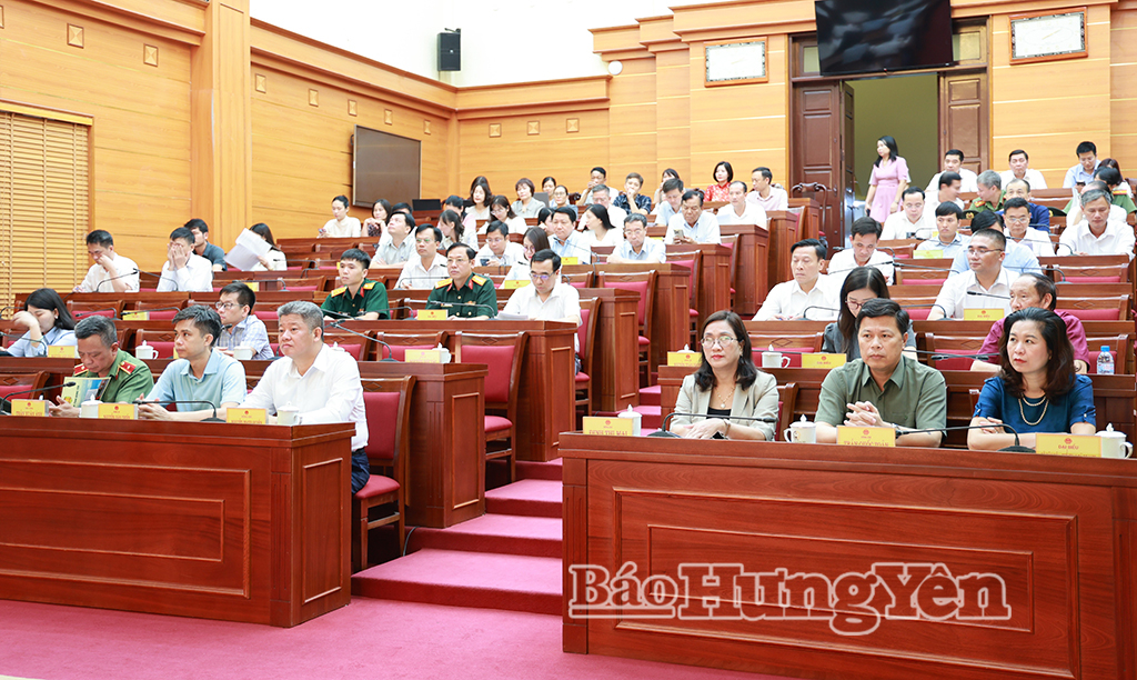 Các đại biểu dự hội nghị.