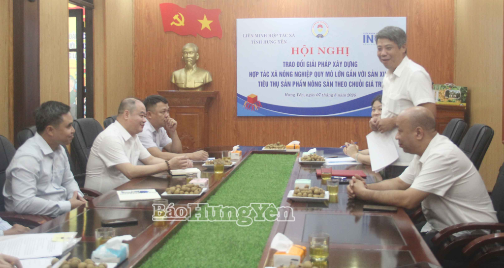 Lãnh đạo Liên minh HTX tỉnh phát biểu tại buổi làm việc với Đoàn công tác của Viện Khoa học Kinh tế hợp tác (Liên minh HTX Việt Nam).