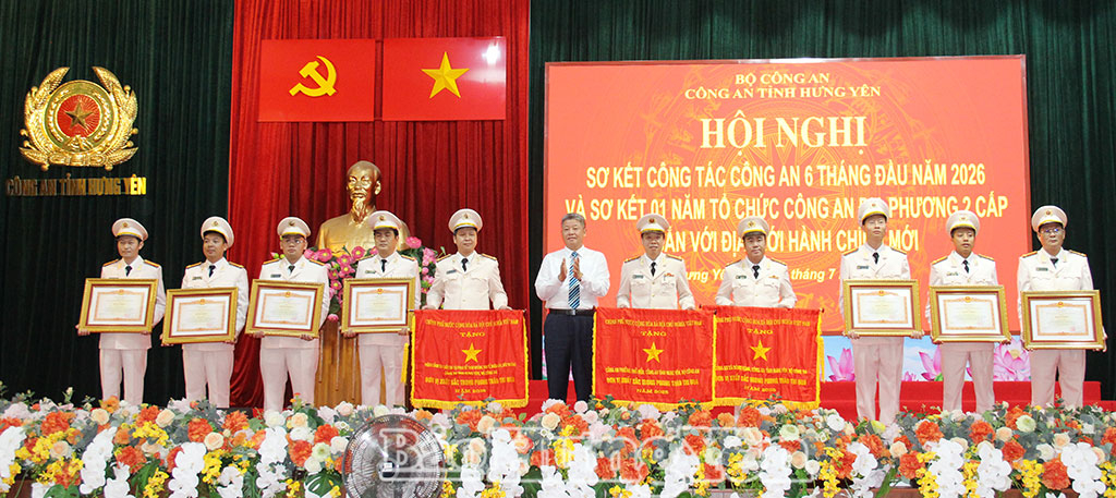Phòng Cảnh sát kinh tế Công an tỉnh Hưng Yên là một trong những đơn vị vinh dự được tặng Cờ thi đua của Chính phủ.