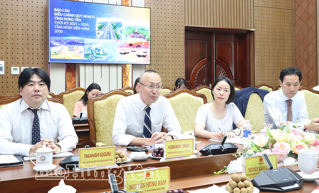 Đoàn công tác của JICA do ông Kobayashi Yosuke, Trưởng đại diện Văn phòng JICA tại Việt Nam làm Trưởng đoàn tại buổi làm việc.