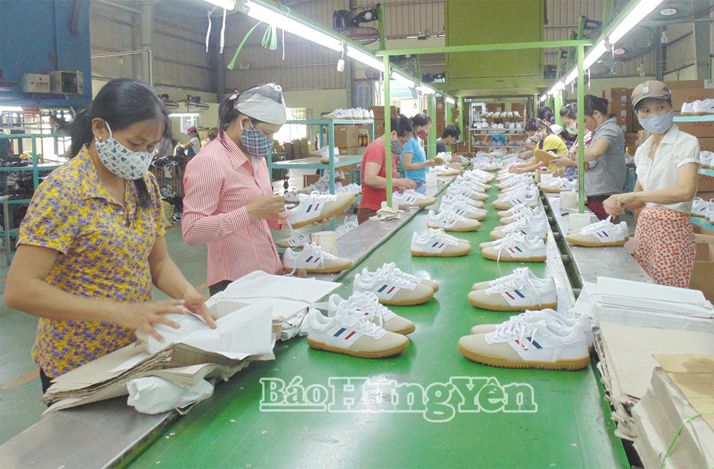 Dây chuyền sản xuất của Công ty Giày xuất khẩu Thành Phát, phường Trần Lãm