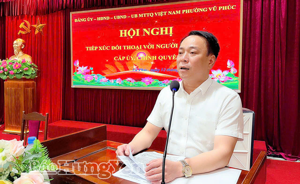 Lãnh đạo phường Vũ Phúc tiếp thu, trả lời ý kiến của Nhân dân.