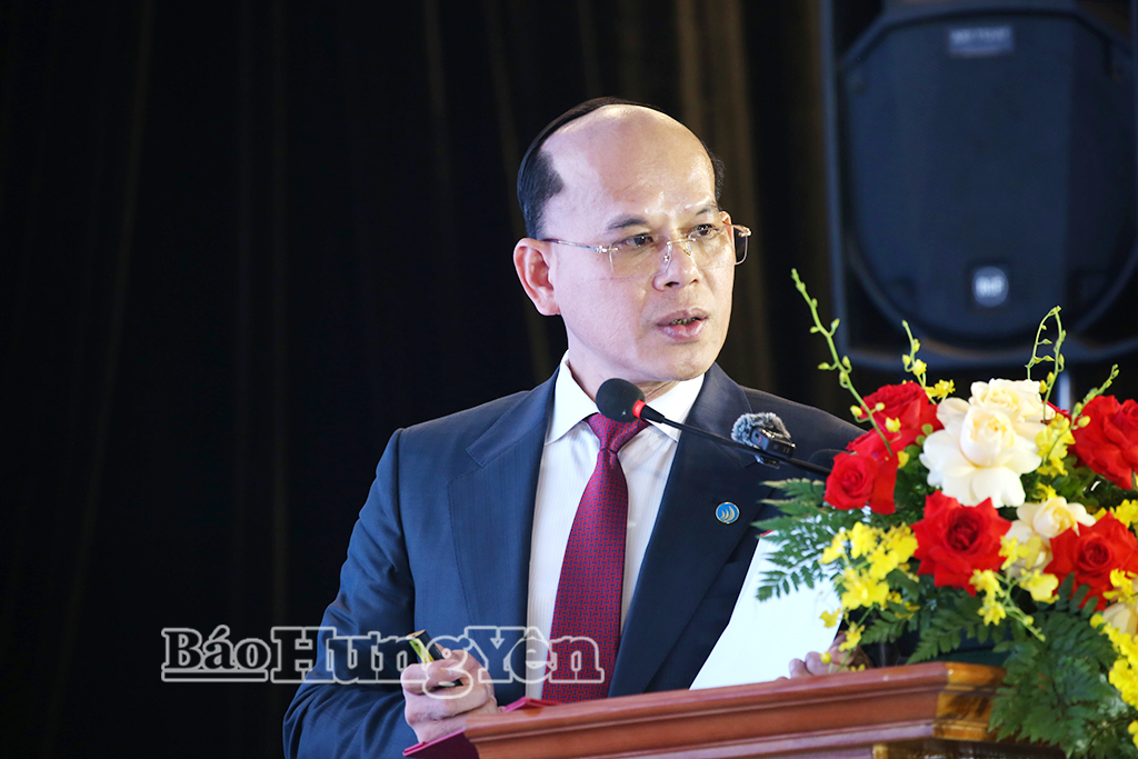 Ông Nguyễn Minh Hưng, Chủ tịch danh dự Hội Doanh nhân trẻ tỉnh Hưng Yên, Chủ tịch HĐQT Công ty Cổ phần Green i-Park tham luận tại diễn đàn.
