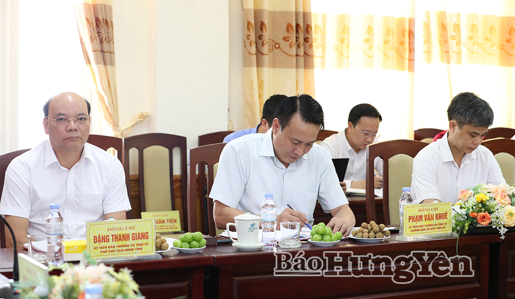 Các đại biểu dự hội nghị.