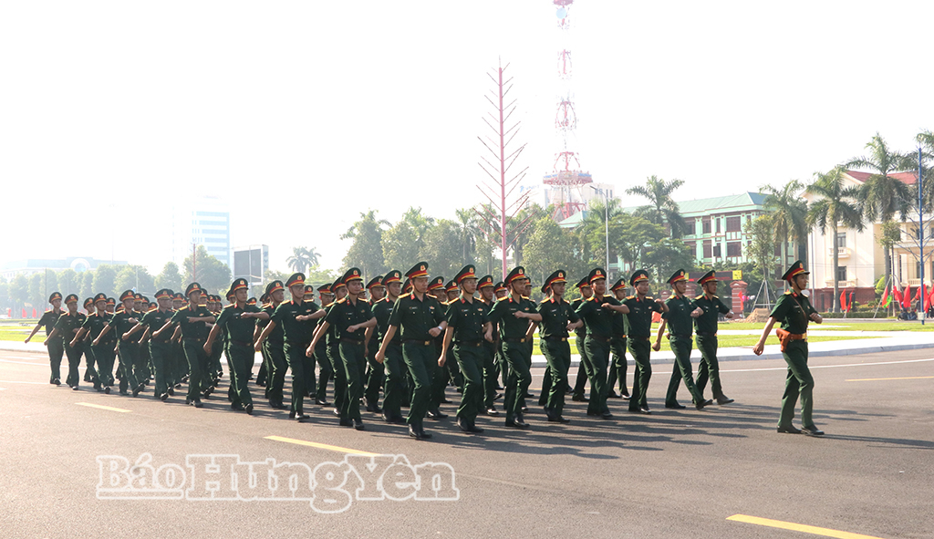 Lực lượng Quân đội tham gia diễu hành tại buổi sơ duyệt.