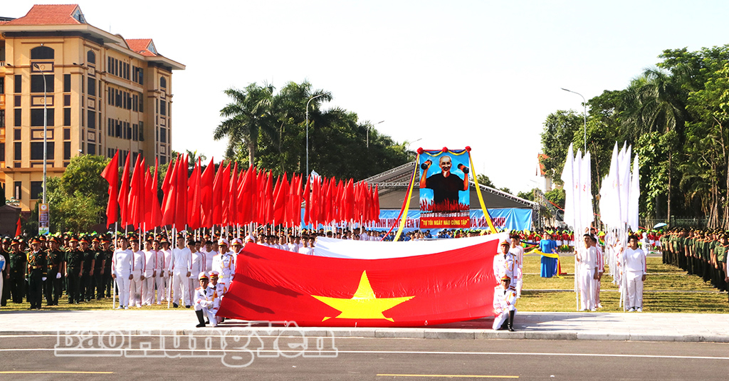 Nghi thức chào cờ tại buổi tổng duyệt.
