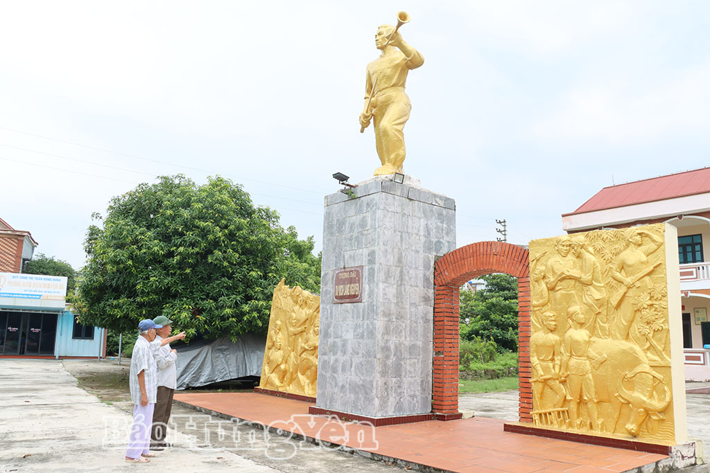 Tượng đài du kích làng Nguyễn (xã Nguyên Xá cũ).