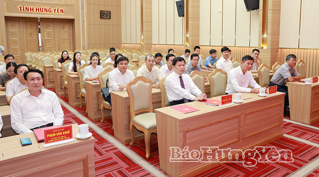 Các đại biểu dự hội nghị.