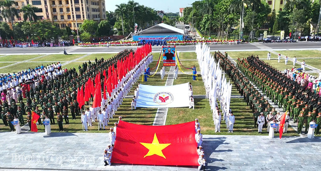 Toàn cảnh Quảng trường Nguyễn Văn Linh trong buổi tổng duyệt lễ khai mạc Đại hội Thể dục thể thao tỉnh lần thứ X năm 2026.