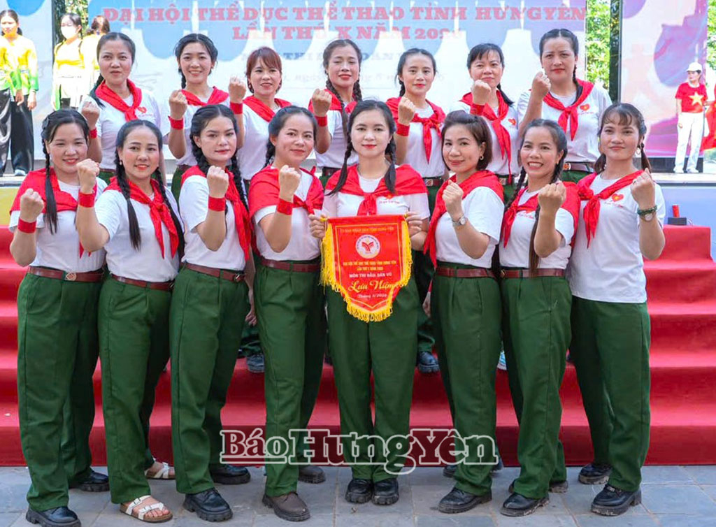 Đội dân vũ thôn Đông Tảo Nam, xã Hoàn Long, đại diện Cụm III tham gia Đại hội Thể dục thể thao tỉnh lần thứ X.