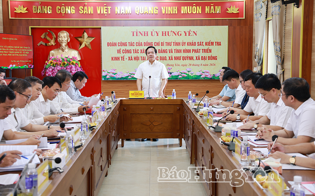 Đồng chí Phạm Quang Ngọc, Ủy viên Ban Chấp hành Trung ương Đảng, Bí thư Tỉnh ủy chủ trì buổi làm việc với lãnh đạo các xã: Lạc Đạo, Đại Đồng, Như Quỳnh.