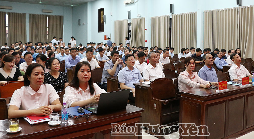 Các đại biểu dự hội nghị tập huấn.