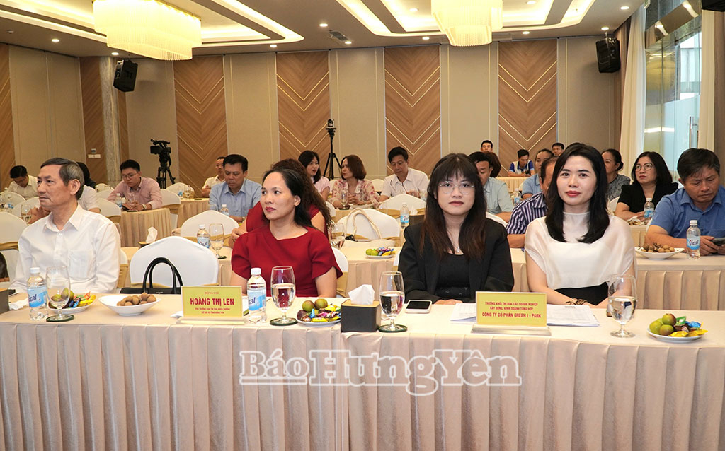 Các đại biểu dự hội nghị