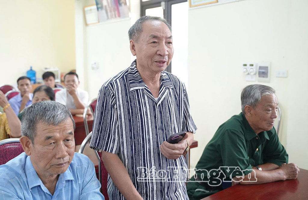 Nhân dân thôn Đô Lương nêu kiến nghị tại hội nghị.