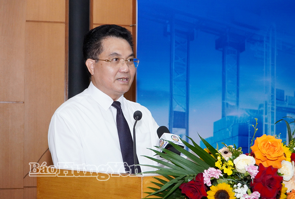 Đồng chí Lê Quang Hòa, Ủy viên Ban Thường vụ Tỉnh ủy, Phó Chủ tịch UBND tỉnh phát biểu tại buổi tọa đàm.