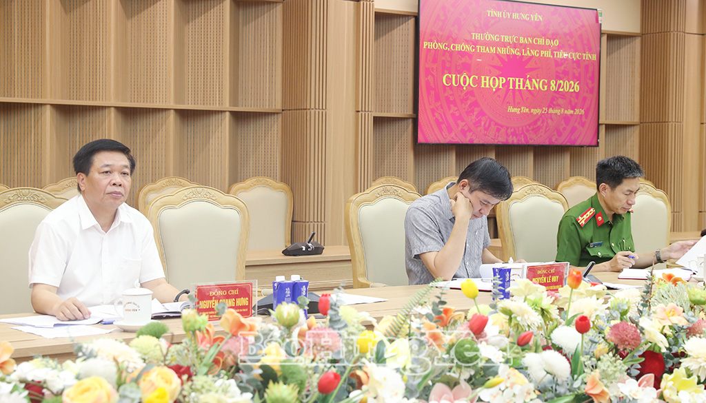 Các đại biểu dự cuộc họp.