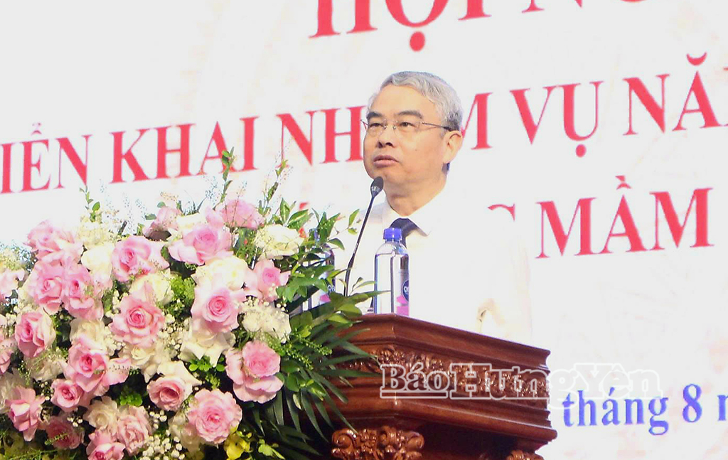 Đồng chí Phạm Đồng Thụy, Ủy viên Ban Thường vụ Tỉnh ủy, Giám đốc Sở Giáo dục và Đào tạo phát biểu tại hội nghị.
