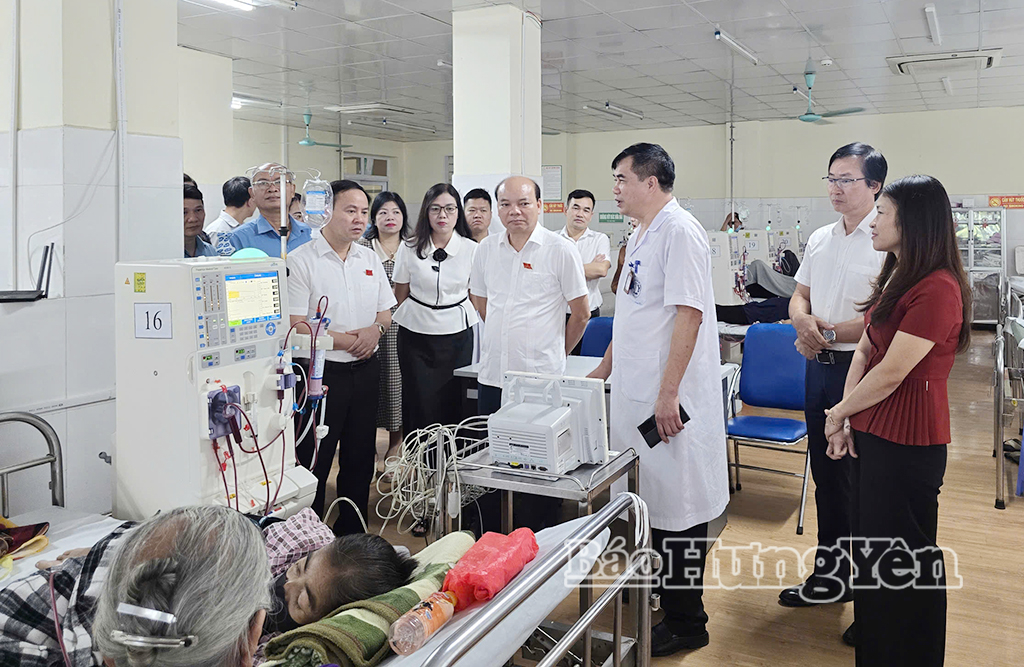Đoàn giám sát kiểm tra thực tế tại Khoa Thận, tiết niệu - lọc máu.