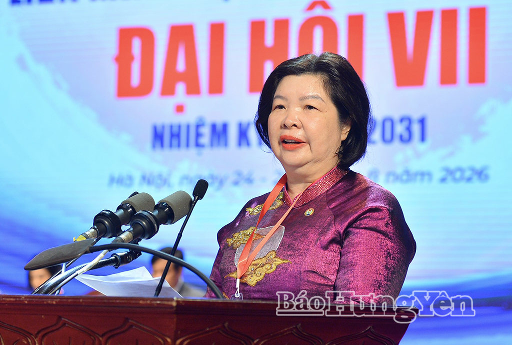 Đồng chí Cao Xuân Thu Vân, Chủ tịch Liên minh HTX Việt Nam phát biểu tại Đại hội.