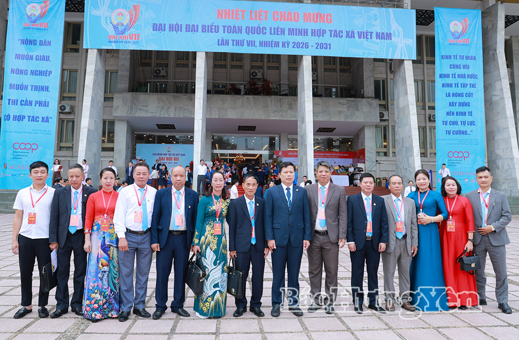 Đồng chí Trần Quốc Toản, Phó Bí thư Thường trực Tỉnh ủy, Chủ tịch Ủy ban MTTQ Việt Nam tỉnh cùng đoàn đại biểu của tỉnh tham dự Đại hội.